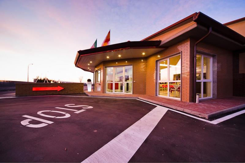 Motel Autosole Vip Castelnuovo Scrivia Bagian luar foto